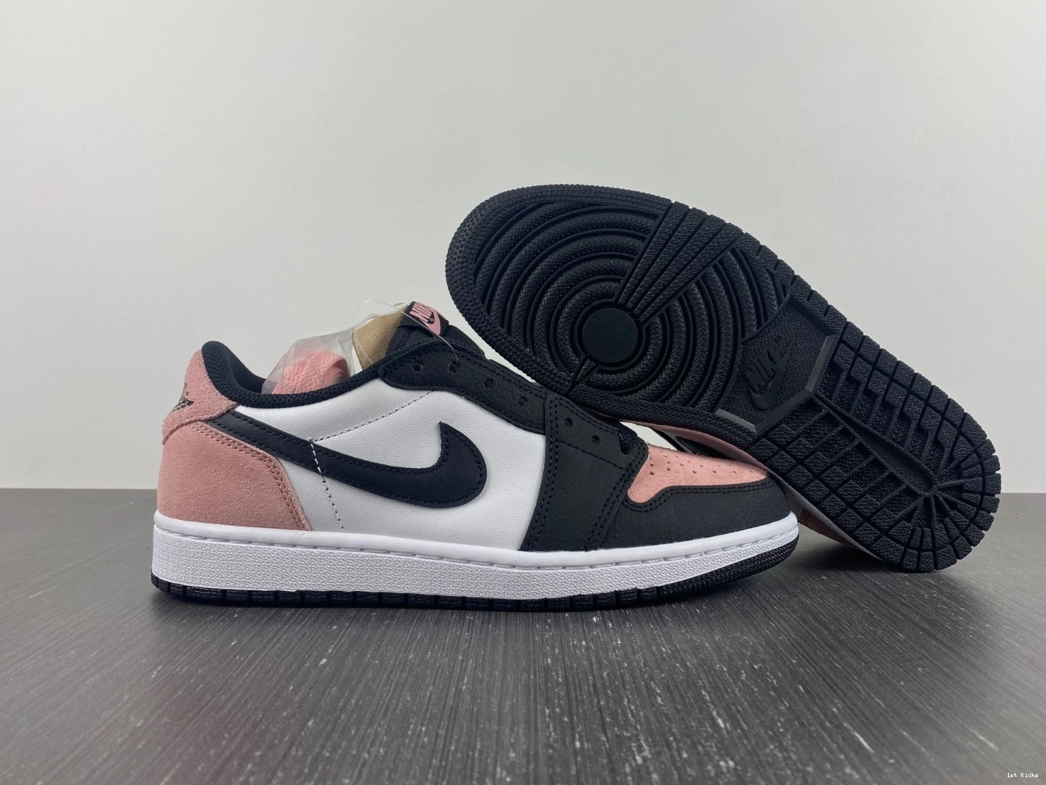 OG Bleached Low - Coral 1 CZ0790-061 Jordan 0107